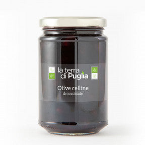 Olive celline denocciolate in salamoia, nere
